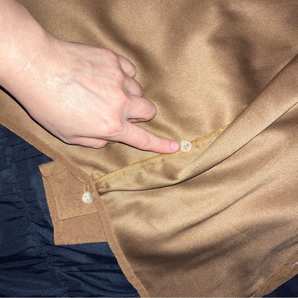 Adolfo International Vtg button down Small brown filigree texture - Picture 5 of 16